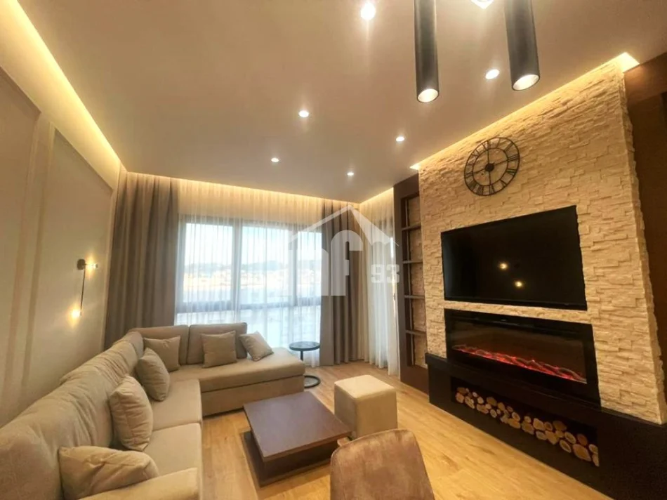 Tirane, jepet me qera apartament 1+1 Kati 9, 70 m² 900 € (KOMPLEKSI “SQUARE 21”, RRUGA E “KAVAJES”)