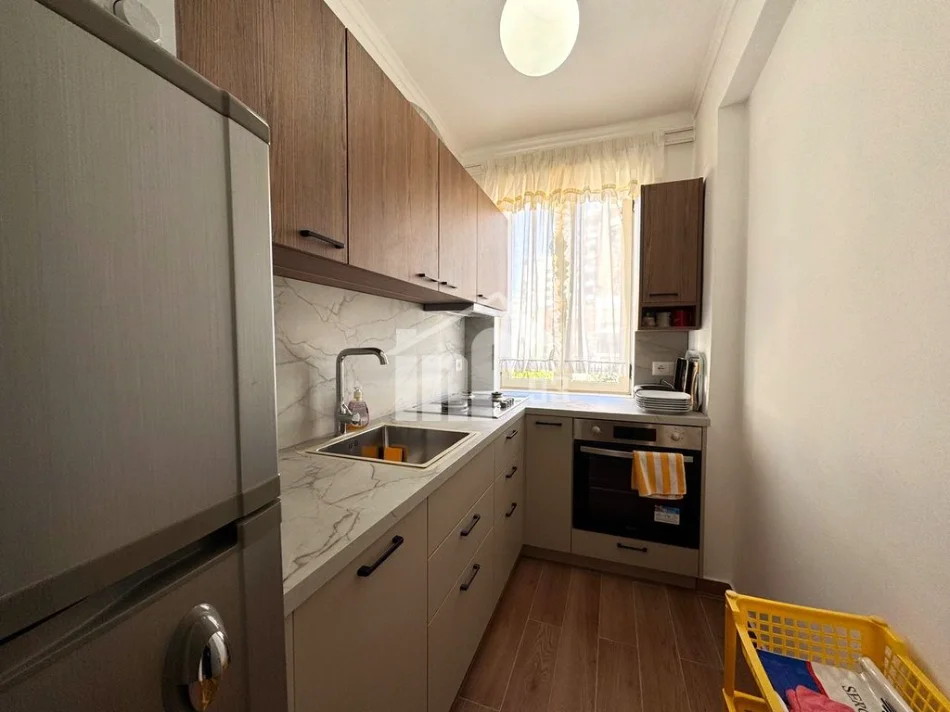 Tirana, appartamento 1+1 in affitto al quarto piano, 57 m², 500 € (TE SHESHI WILLSON)
