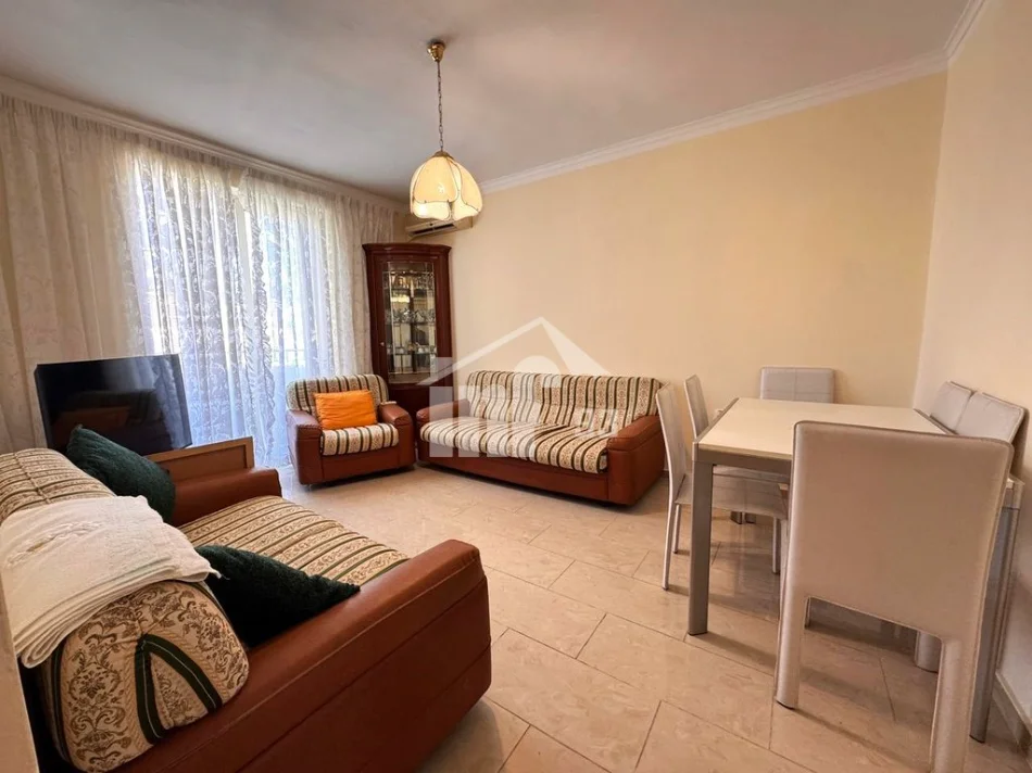 Tirane, jepet me qera apartament 1+1 Kati 4, 57 m² 500 € (TE SHESHI WILLSON)