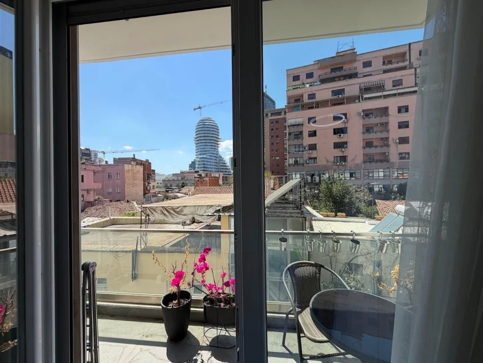 Tirane, Apartment for Rent 1+1, Second Floor, 65 m², 750 € (Rruga e Barrikadave)