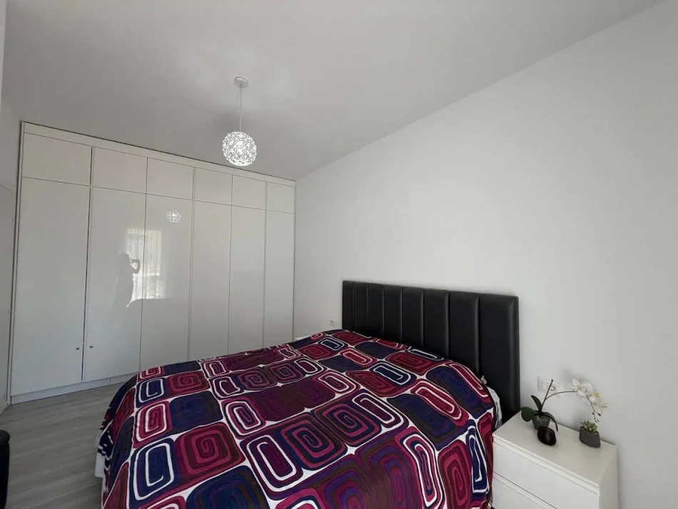 Tirane, Apartment for Rent 1+1, Second Floor, 65 m², 750 € (Rruga e Barrikadave)