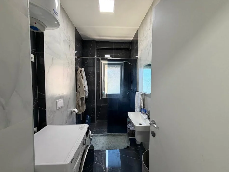 Tirane, Apartment for Rent 1+1, Second Floor, 65 m², 750 € (Rruga e Barrikadave)