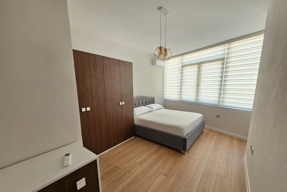 Tirane, affitto appartamento 2+1 Piano 7, 86 m² 850 € (Stazione del Treno)