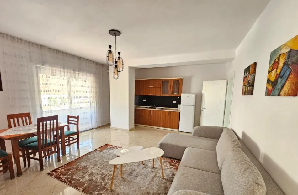 Tirane, affitto appartamento 2+1 Piano 7, 86 m² 850 € (Stazione del Treno)