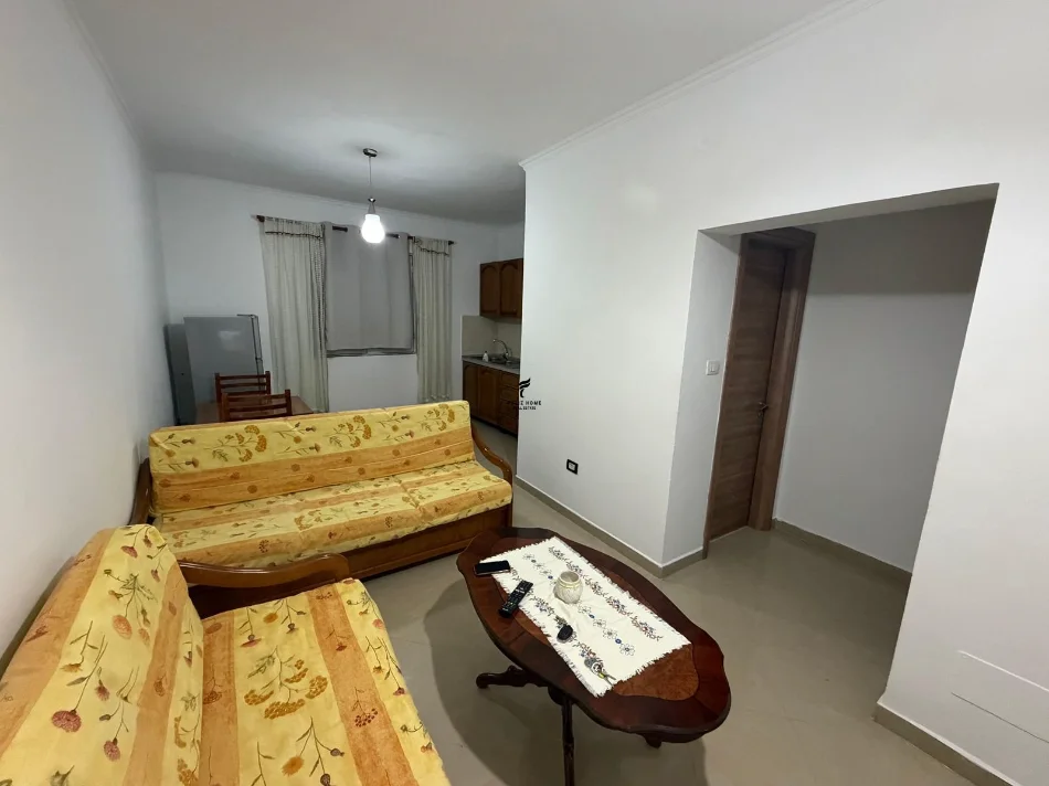 Tirane, jepet me qera apartament 1+1 Kati 3, 60 m² 450 € (TREGU ELEKTRIK)