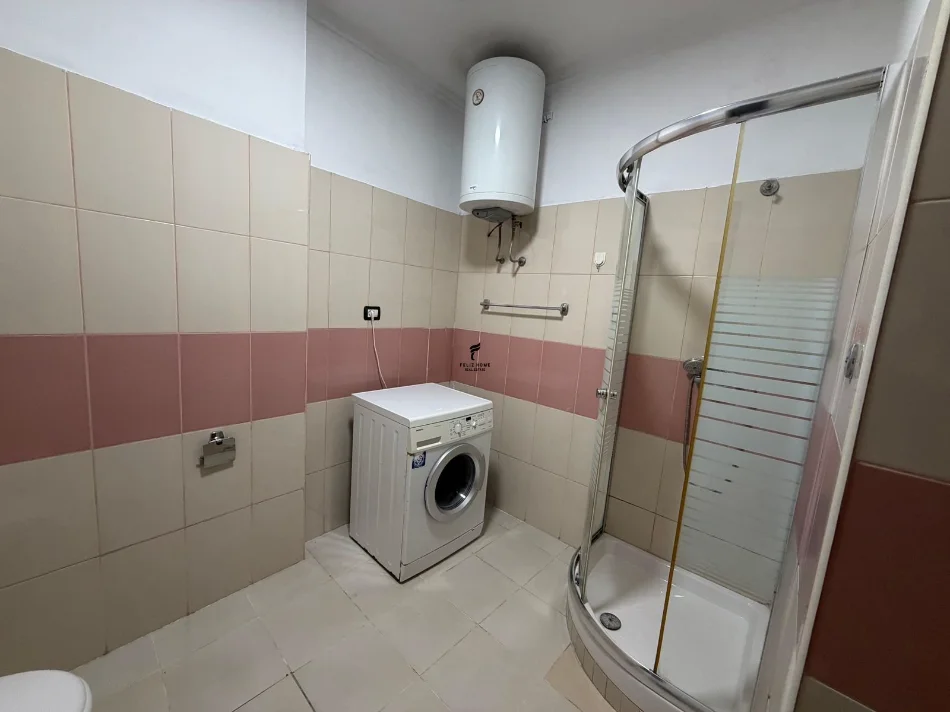 Tirane, affitto appartamento 1+1 al terzo piano, 60 m², 450 € (TREGU ELEKTRIK)