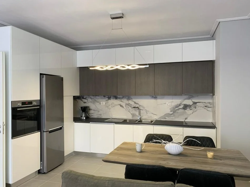 Tirane, Apartment for Rent 2+1+Balcony, 3rd Floor, 99 m², €600 (HEATING INCLUDED)