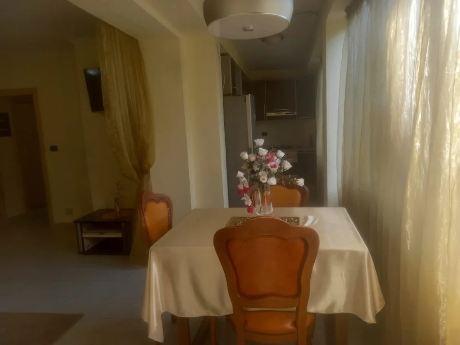Tirane, Apartment 2+1 for Rent, Second Floor, 90 m², €600 (21 Dhjetori)