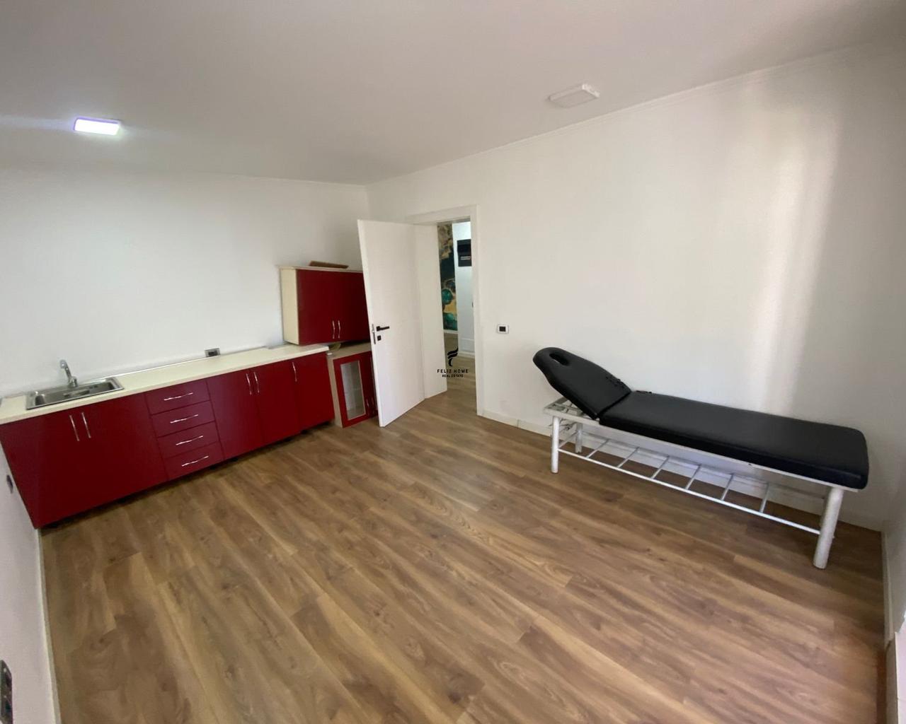 ZYRE ME QERA 80 M2 RRUGA E KAVAJES 800 EURO FH-76550