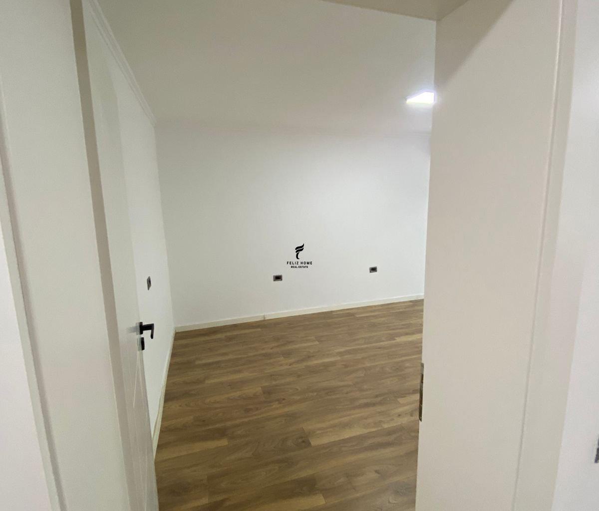 Zyra con 80 m² in Via Kavajes a 800 Euro