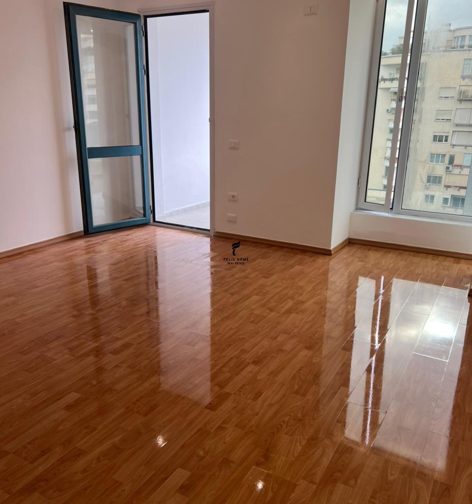 ZYRE ME QERA 190 M2 RRUGA E ELBASANIT 200.000 LEKE FH-76112