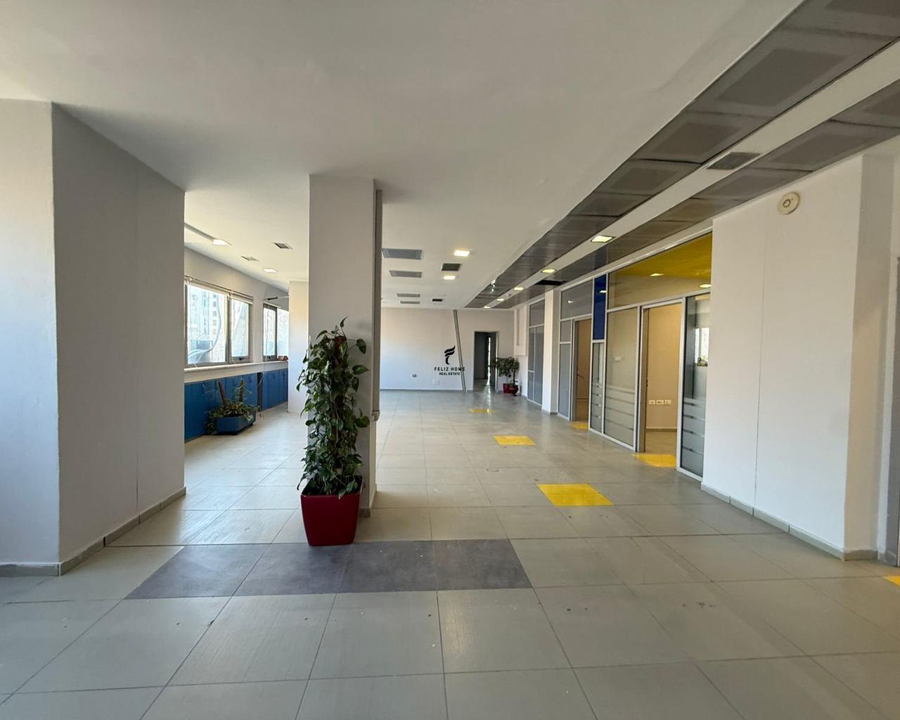 Zyra con Quota 580 m2 Via Kavajes 11.000 Euro FH-75768