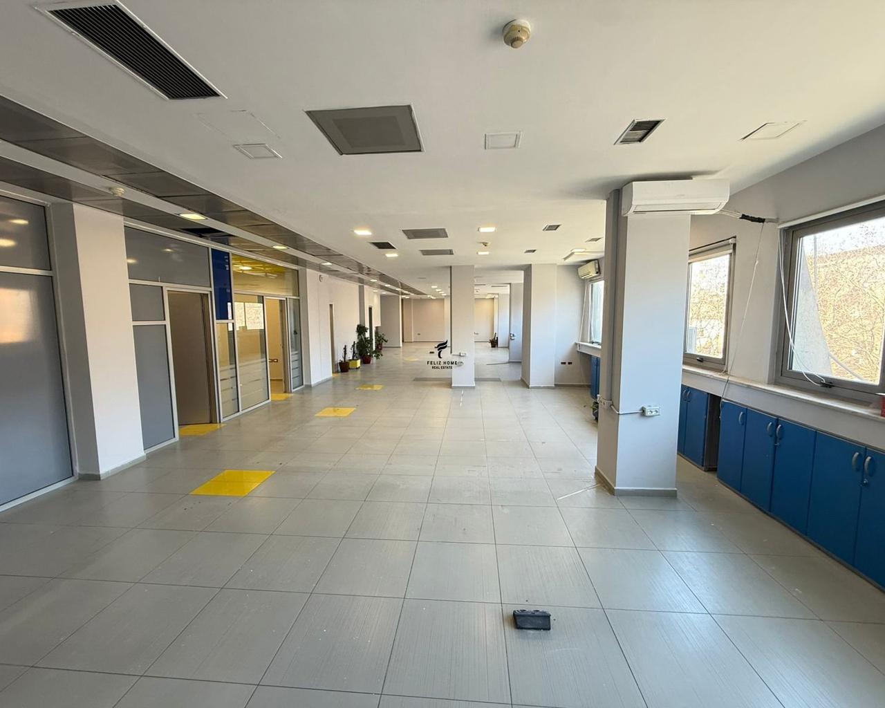 ZYRE ME QERA 580 M2 RRUGA E KAVAJES 11.000 EURO FH-75768