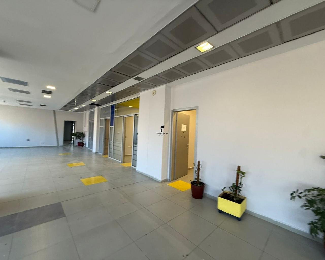 Zyra con Quota 580 m2 Via Kavajes 11.000 Euro FH-75768