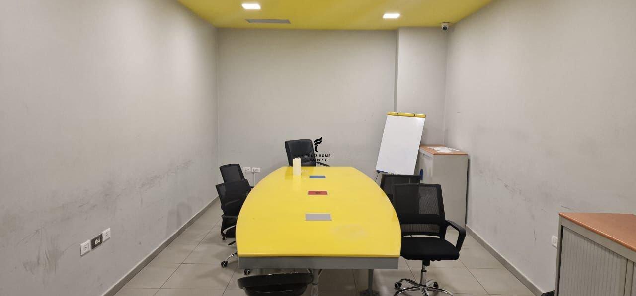 Zyra con Quota di 220 m2 in Via Kavajes a 4.400 euro FH-75759