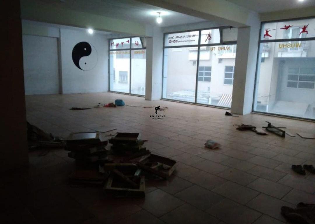 ZYRE ME QERA 150 M2 ASTIR 70.000 LEKE FH-75728