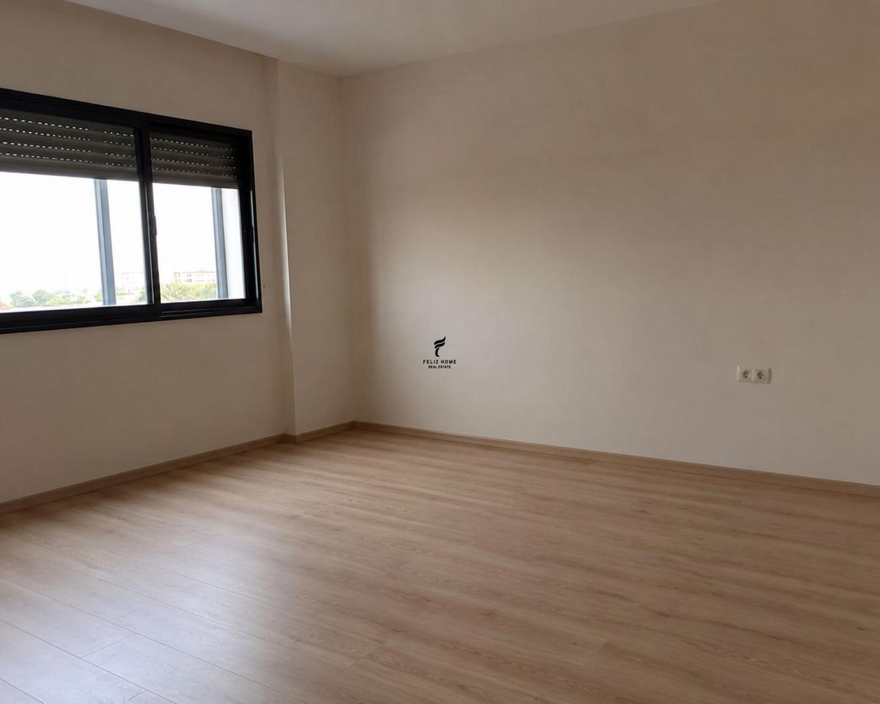 ZYRE ME QERA 25M2 QENDER 30.000 LEKE FH-75154