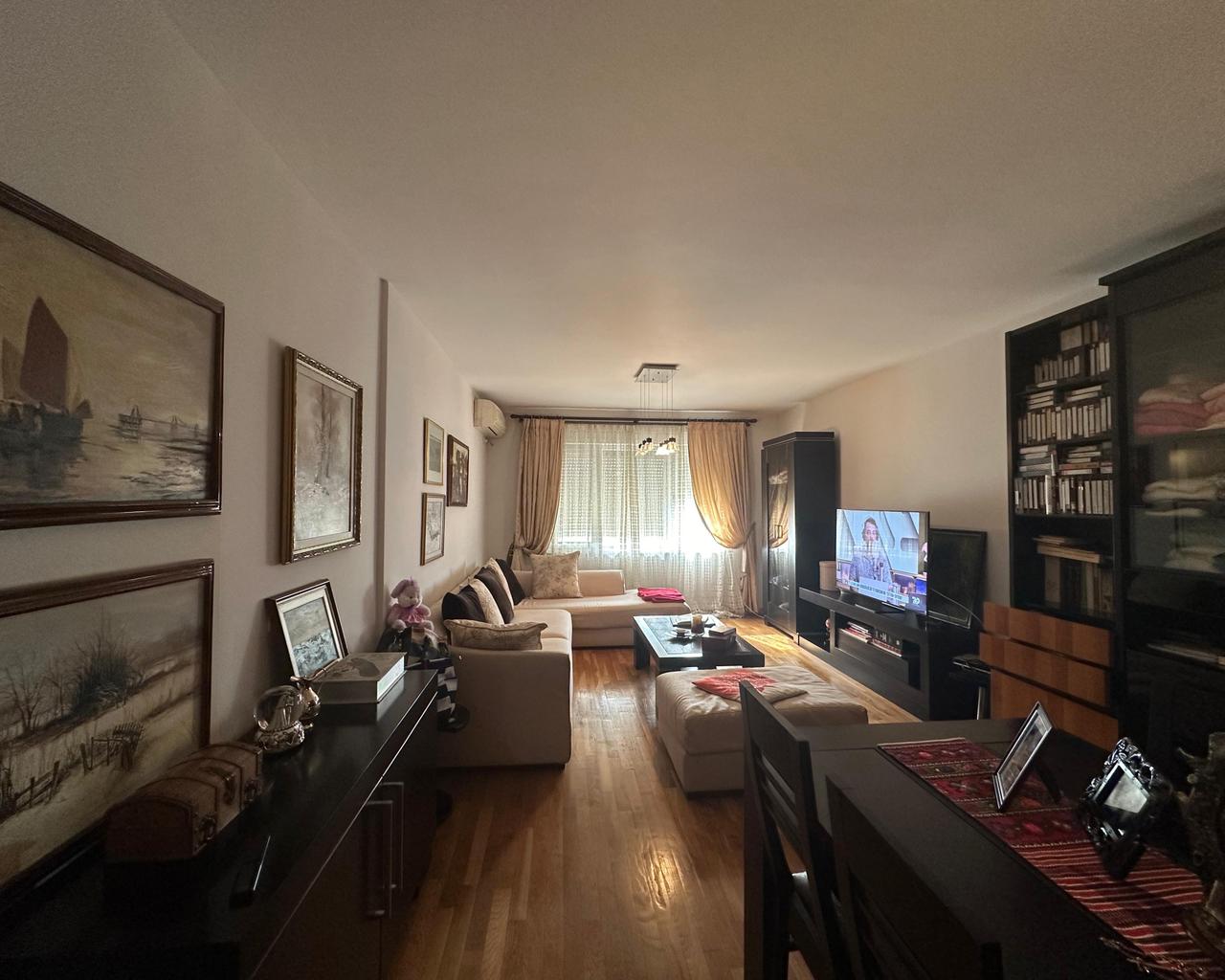 Apartament 2+1+2+Depo, Blloku Gintash, per shitje