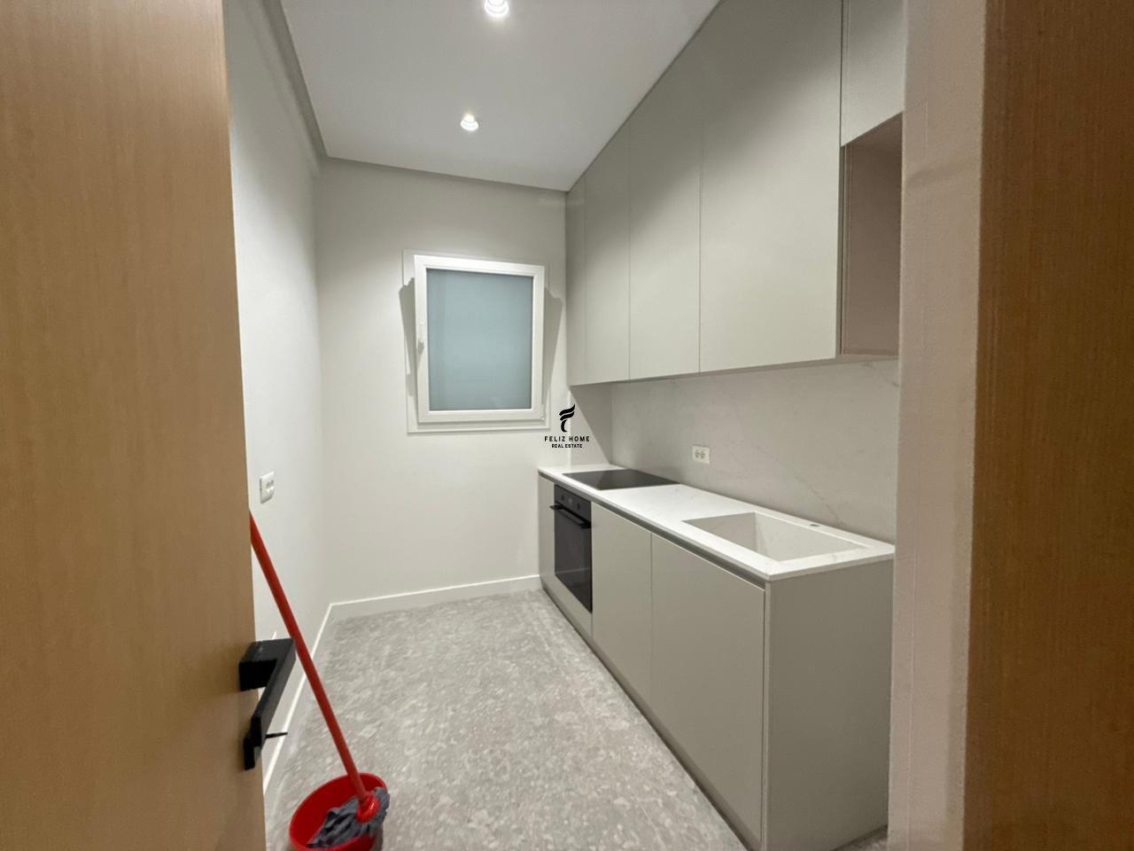 VILLA WITH 2 FLOORS ON ELBASAN STREET 900,000 LEK