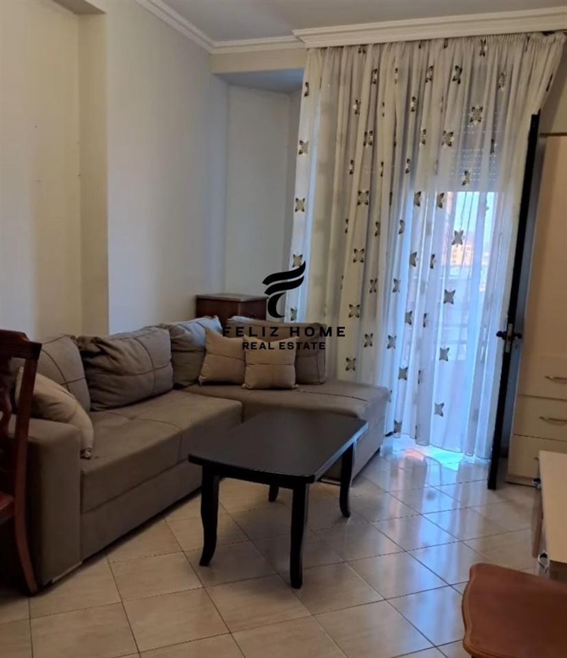 APARTAMENT ME QERA 2+1 MINE PEZA 600 EURO