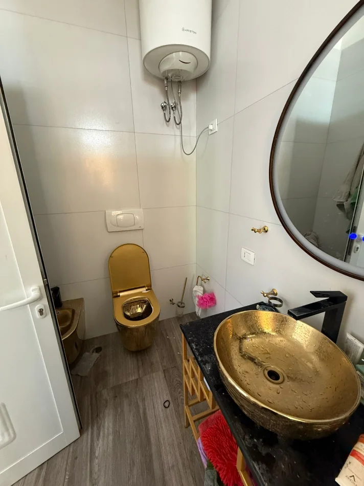 Tirane, Apartment for Sale 3+1, 4th Floor, 180 m², €400,000 (MAGNET COMPLEX)