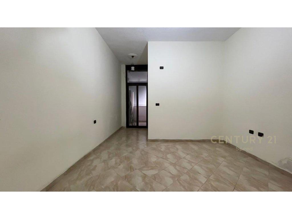 Jepet me Qira Ambjent Zyrash Tek Kompleksi Panorama