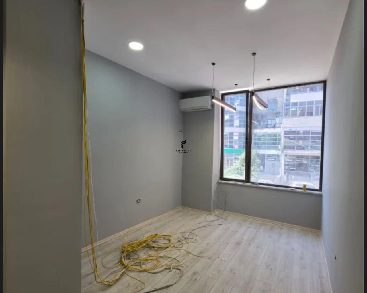 Zyra con Quota di 35 m2 Zogu Zi 60.000 LEKE FH-81879
