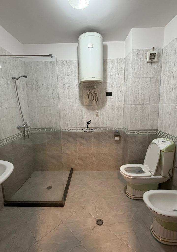 ZYRE ME QERA 130m2 ISH EKSPOZITA 80.000 LEKE FH-82434