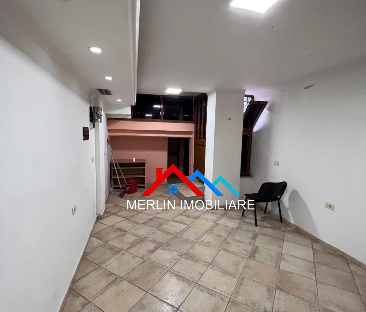 JEPET AMBJENT (BODRUM) 28M2 ME QERA TEK RRUGA BARDHYL