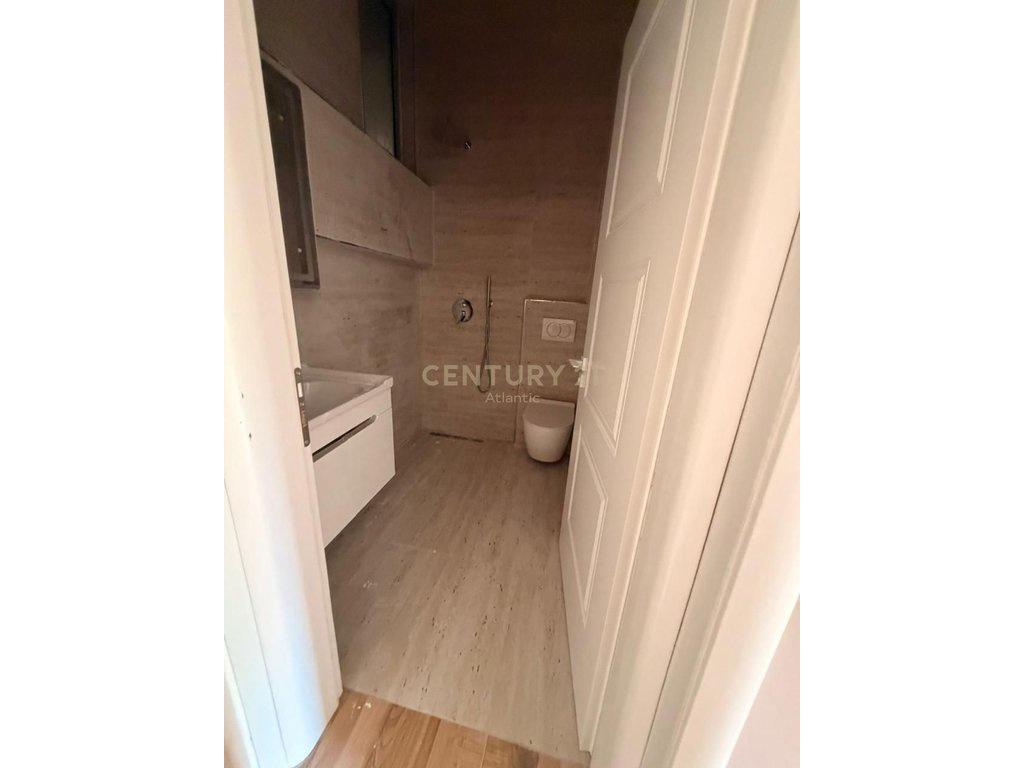0685062709Garzoniere Shkëmbi i Kavajës