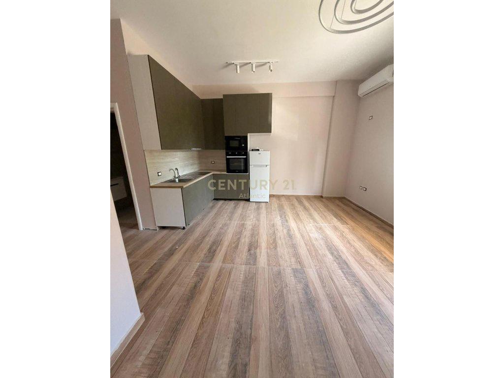 0685062709Garzoniere Shkëmbi i Kavajës