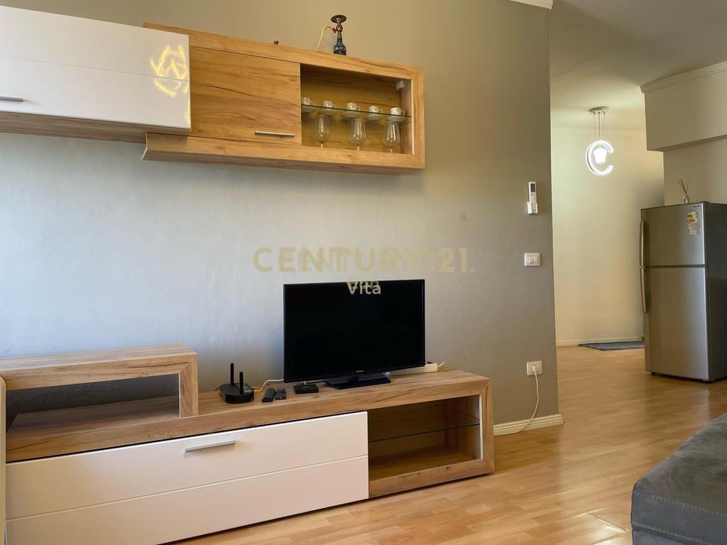 +355694812568 Jepet me Qira Apartament 1+1 me Pamje nga Deti