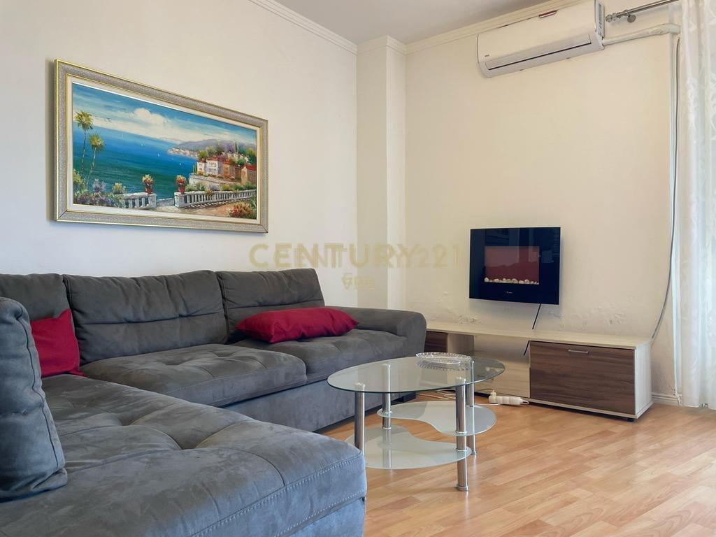 +355694812568 Jepet me Qira Apartament 1+1 me Pamje nga Deti