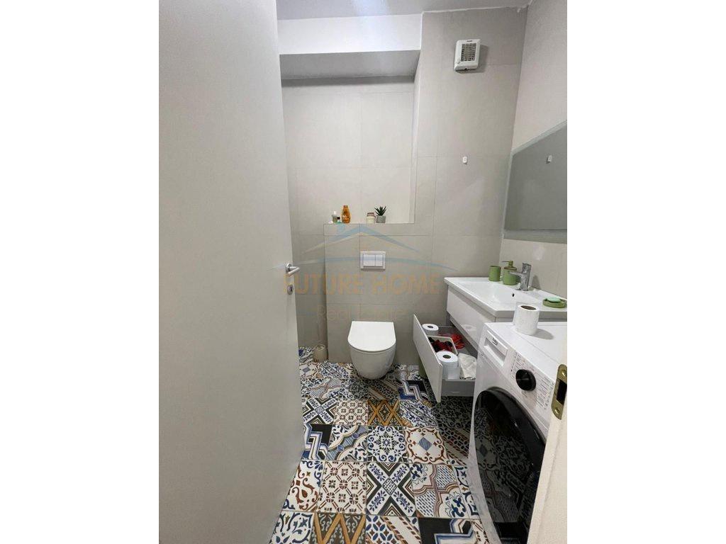 For Sale: 1+1 Apartment with Yard, Gjiri i Lalzit 0692542681