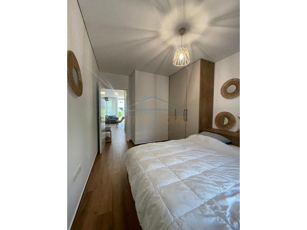 Shitet, Apartament 1+1+Oborr, Gjiri i Lalzit0692542681