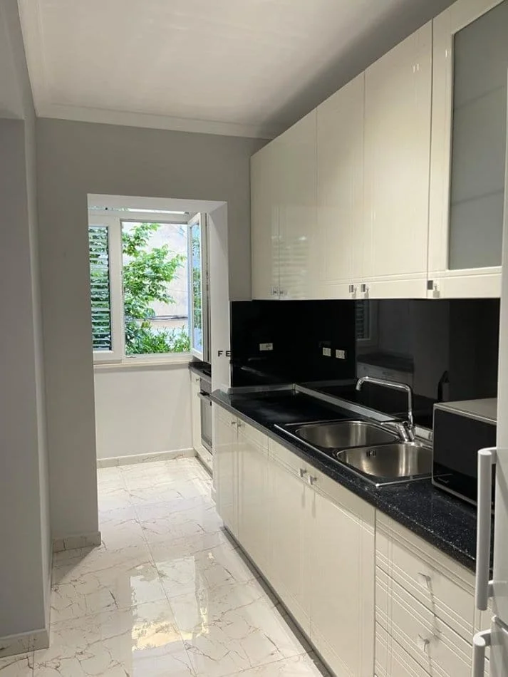 Tirane, vendesi appartamento 1+1+Balcone Piano 2, 60 m² 200.000 € (BLLOKU)