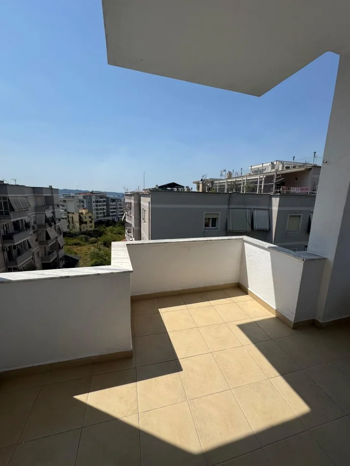 Tirane, vendesi appartamento 2+1 Piano 4, 96 m² 129.000 € (FRESK)