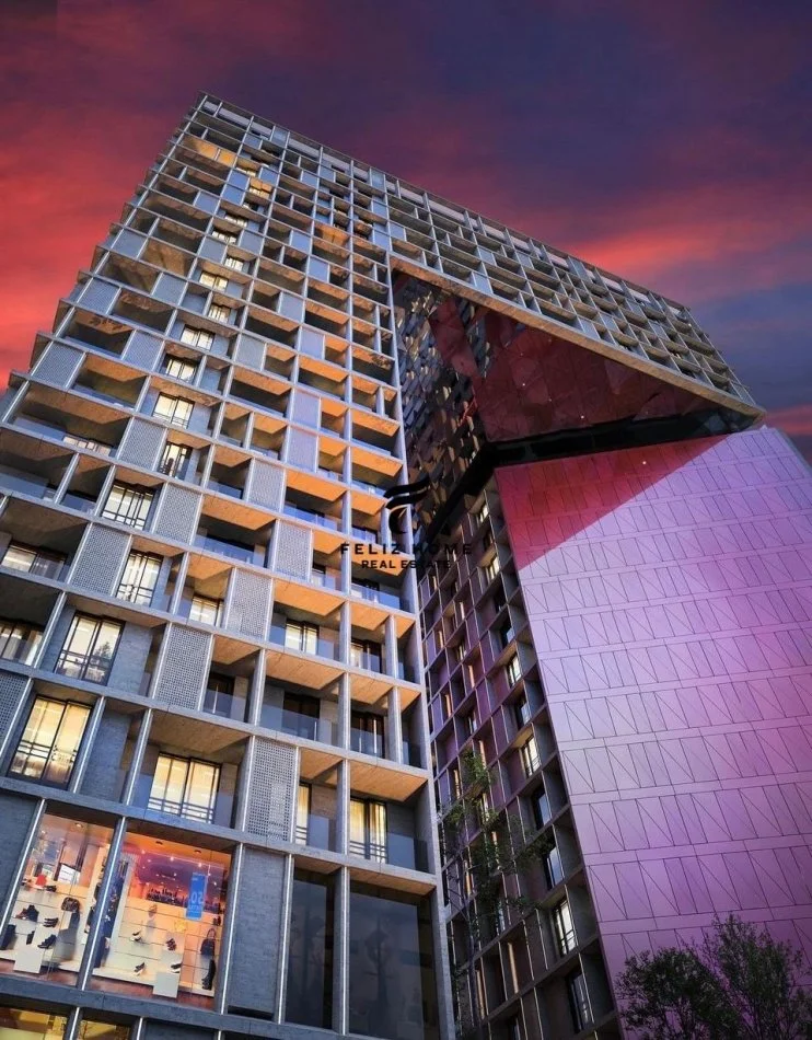 Tirane, vendesi appartamento 3+1 al 11° piano, 150 m², 360.000 € (COMUNE DI PARISIT)