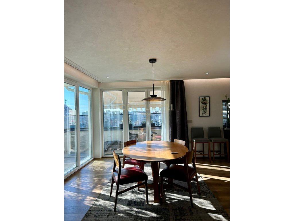 SHITET PENTHOUSE TEK ISH BLLOKUT