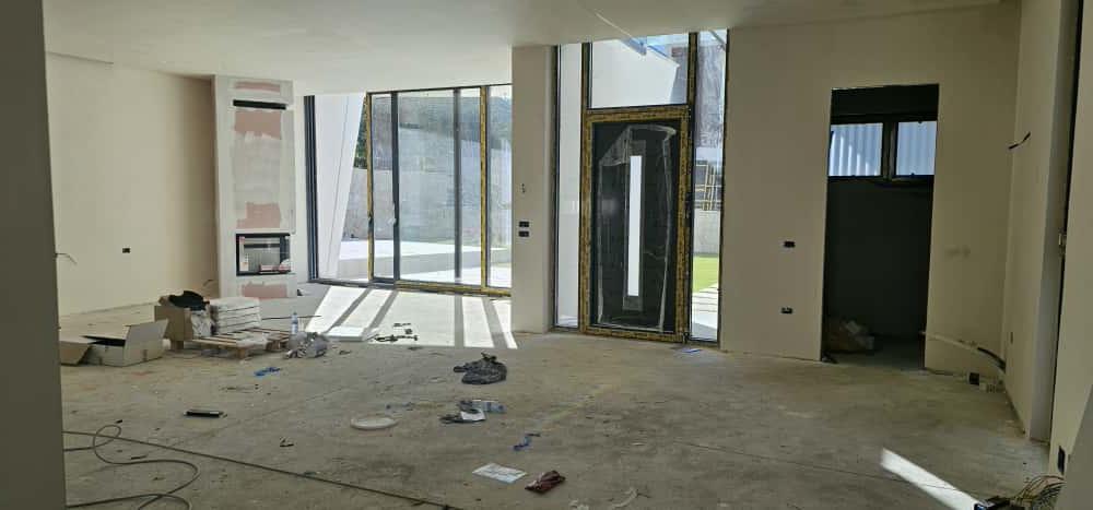 🏡 Luxury Villa for Sale, 3-Story Near TEG