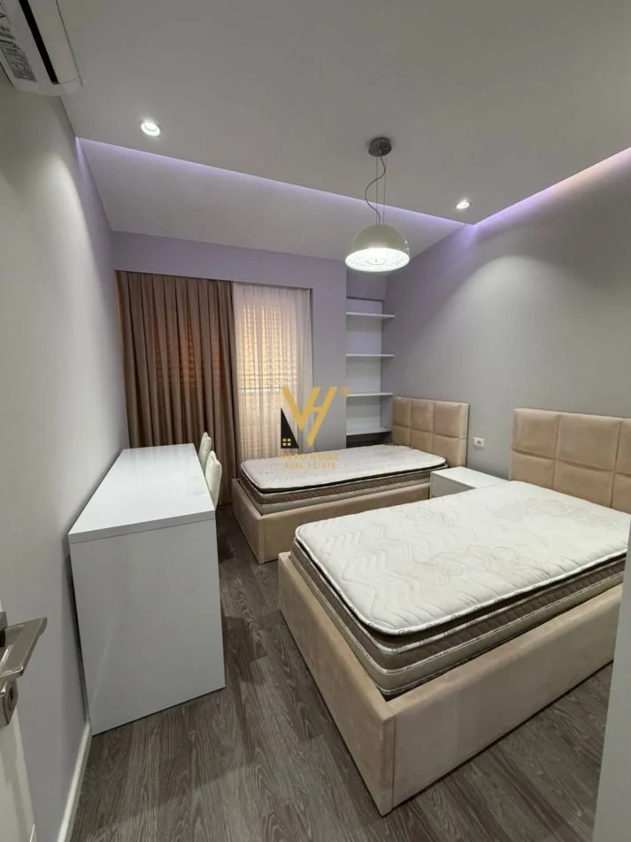Tirane, jepet me qera apartament 3+1+Ballkon Kati 6, 190 m² 1.200 € (KODRA E DIELLIT)