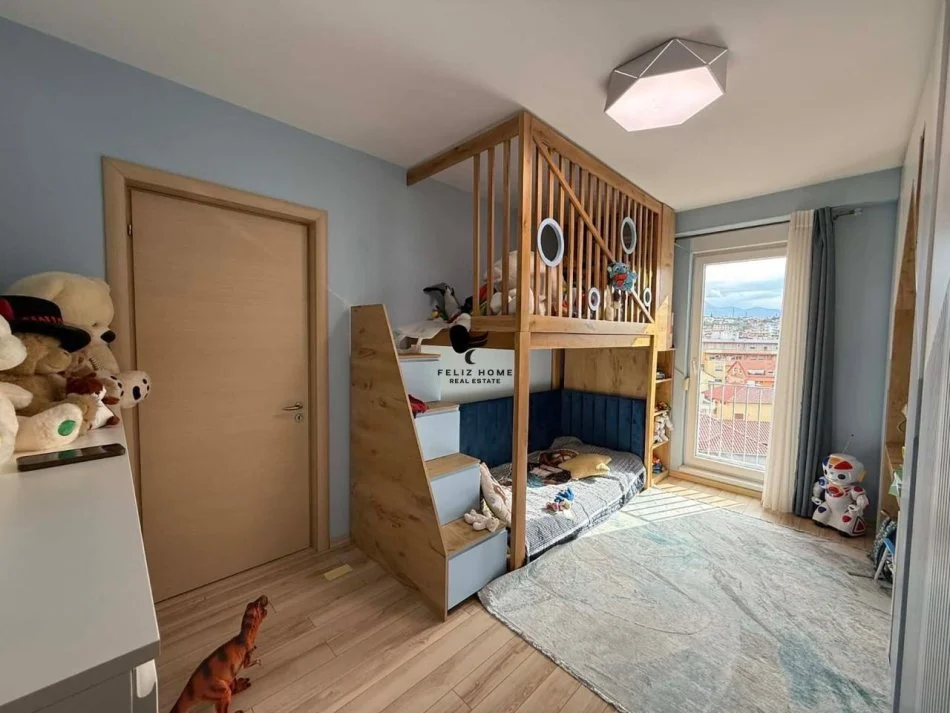 Tirane, vendesi appartamento 2+1 Piano 4, 95 m² 212.000 € (CITTÀ STUDENTI)