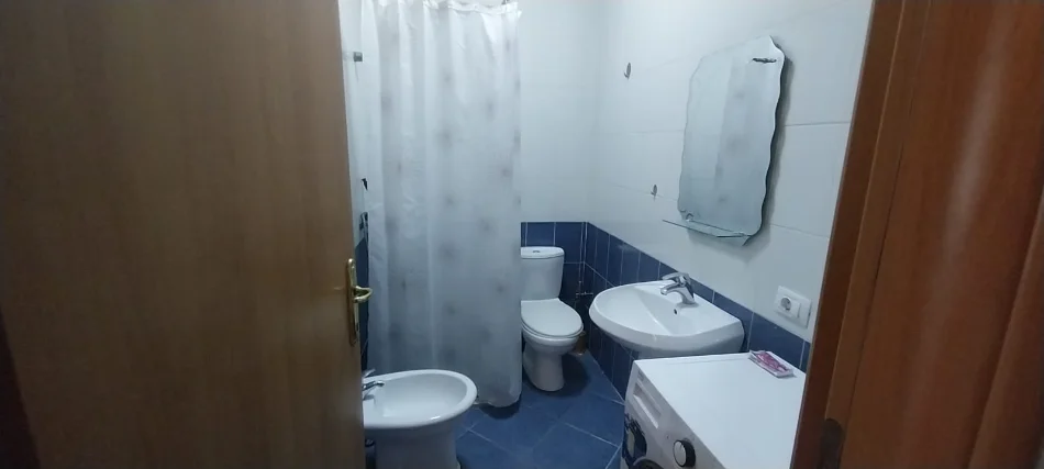 For Rent: 1+1 Apartment with Balcony, 3rd Floor, 60 m², €520 (Rruga e Elbasanit / American Embassy)