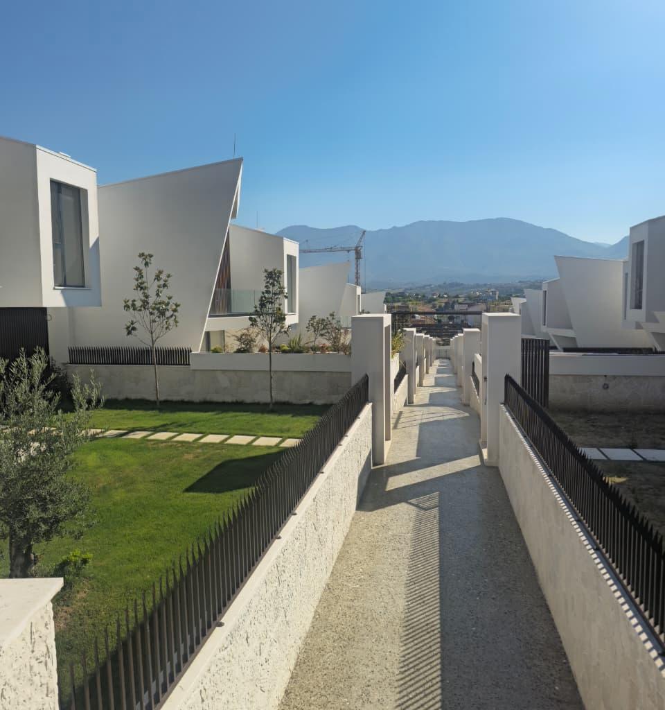 📌 Shitet Vilë 3-Katëshe pranë TEG-ut