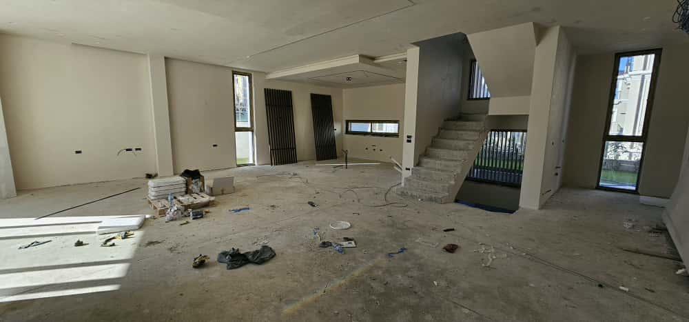 📌 For Sale: 3-Story Villa Near TEG