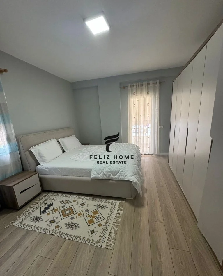 Tirane, affitto appartamento 2+1 Piano 4, 100 m² 500 € (FRESK)
