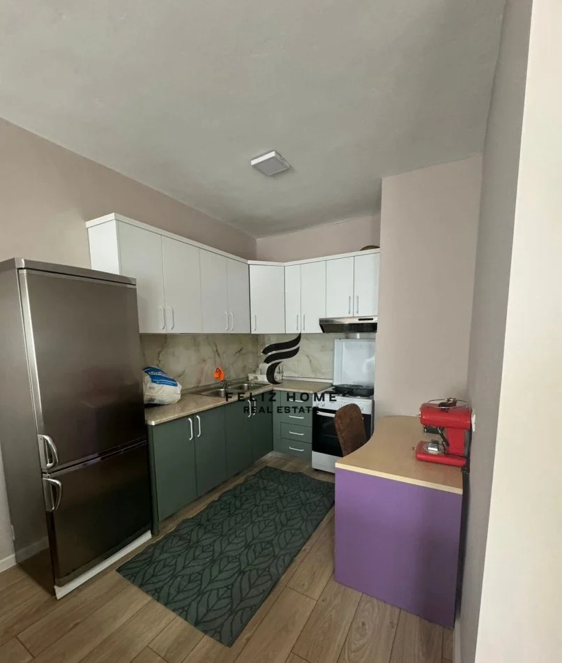 Tirane, affitto appartamento 2+1 Piano 4, 100 m² 500 € (FRESK)