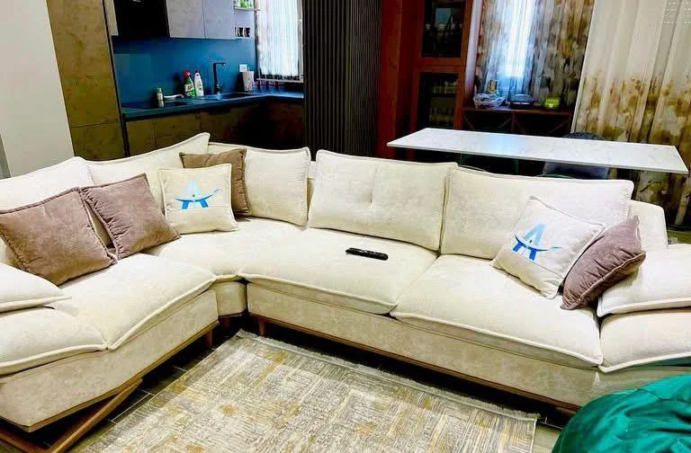 Tirane, jepet me qera apartament 3+1 Kati 9, 120 m² 1.000 € (RRUGA E DIBRES)