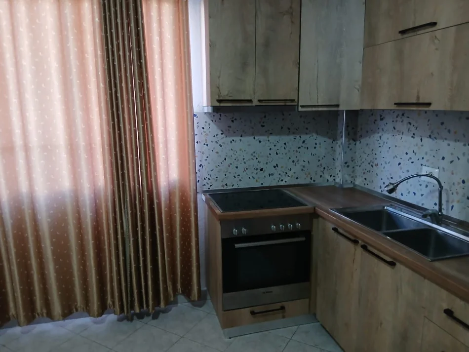 Tirane, apartment for rent 1+1 Ground Floor, 70 m² 350 € (American Villas)