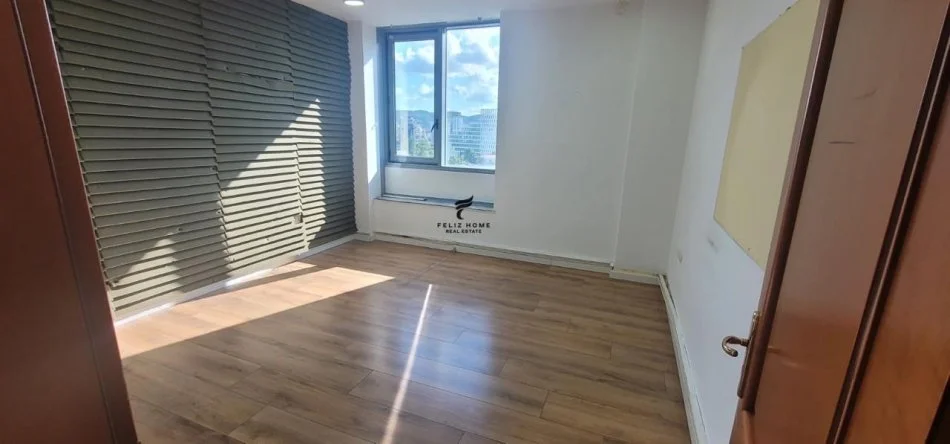 Tirane, affitto appartamento 2+1 Piano 8, 108 m² 1.100 € (CENTRO)